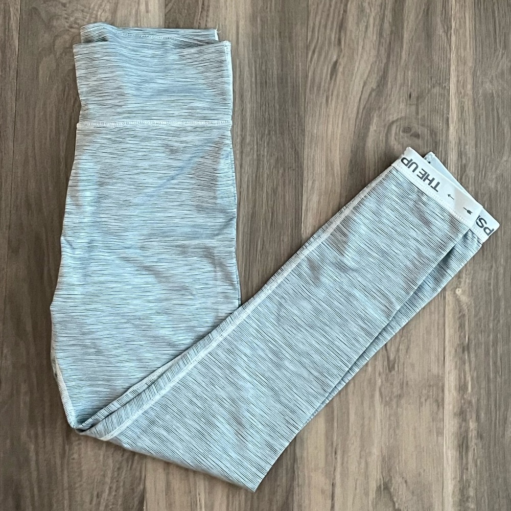 Upside blue striped leggings